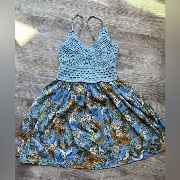 B.O.G. Collective Dresses & Skirts - B.O.G. Collective Floral & Crochet Dress Size~Small